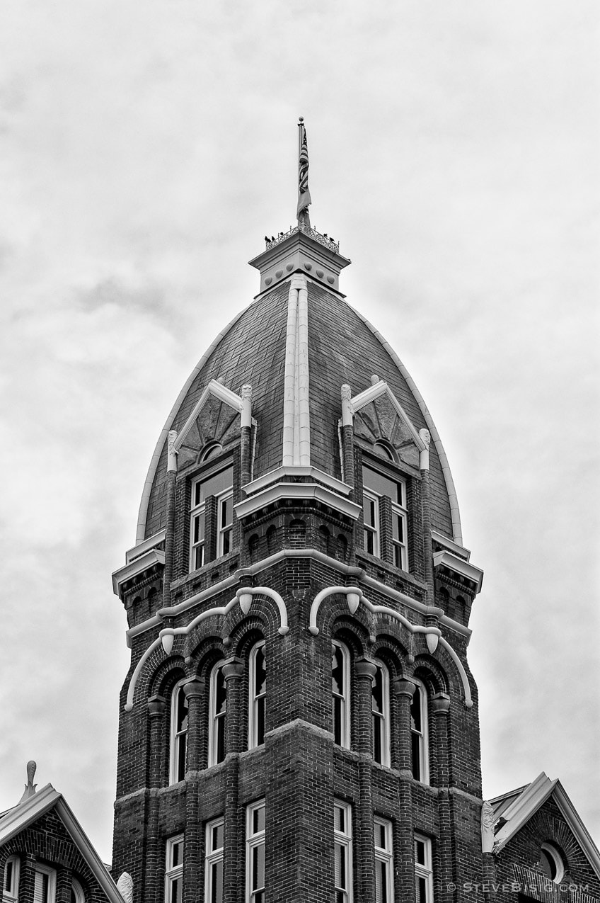 A black and white photograph of Barge Hall at Central Washington University in Ellensburg, Washington.