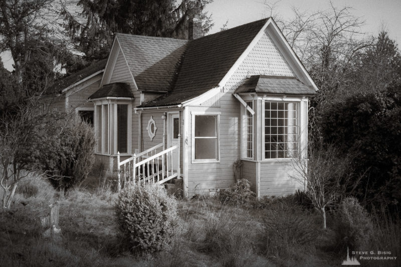 Abandoned Victorian House, South Bend, Washington, 2018